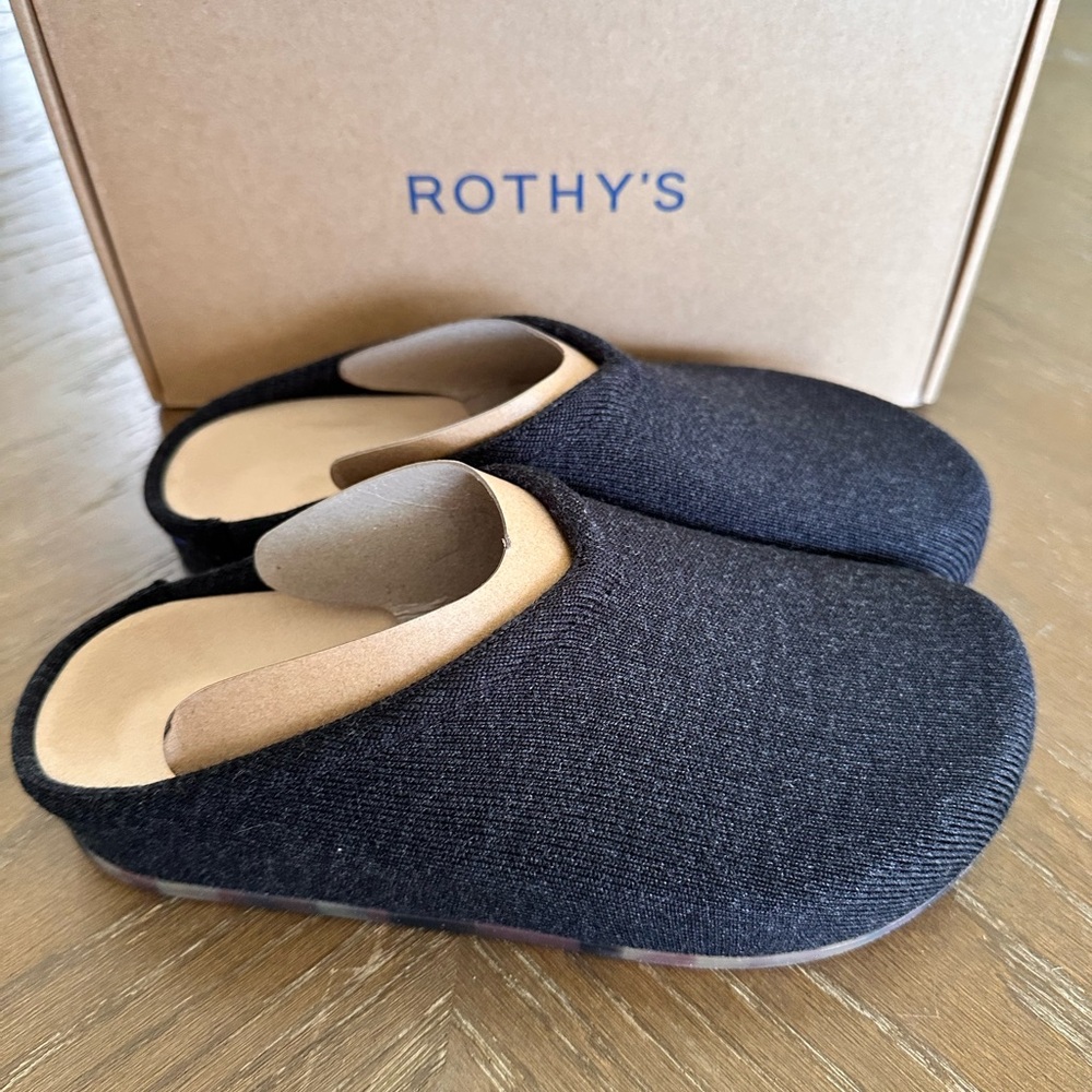 Rothys The Casual Clog Size 7 (fits like an 8)